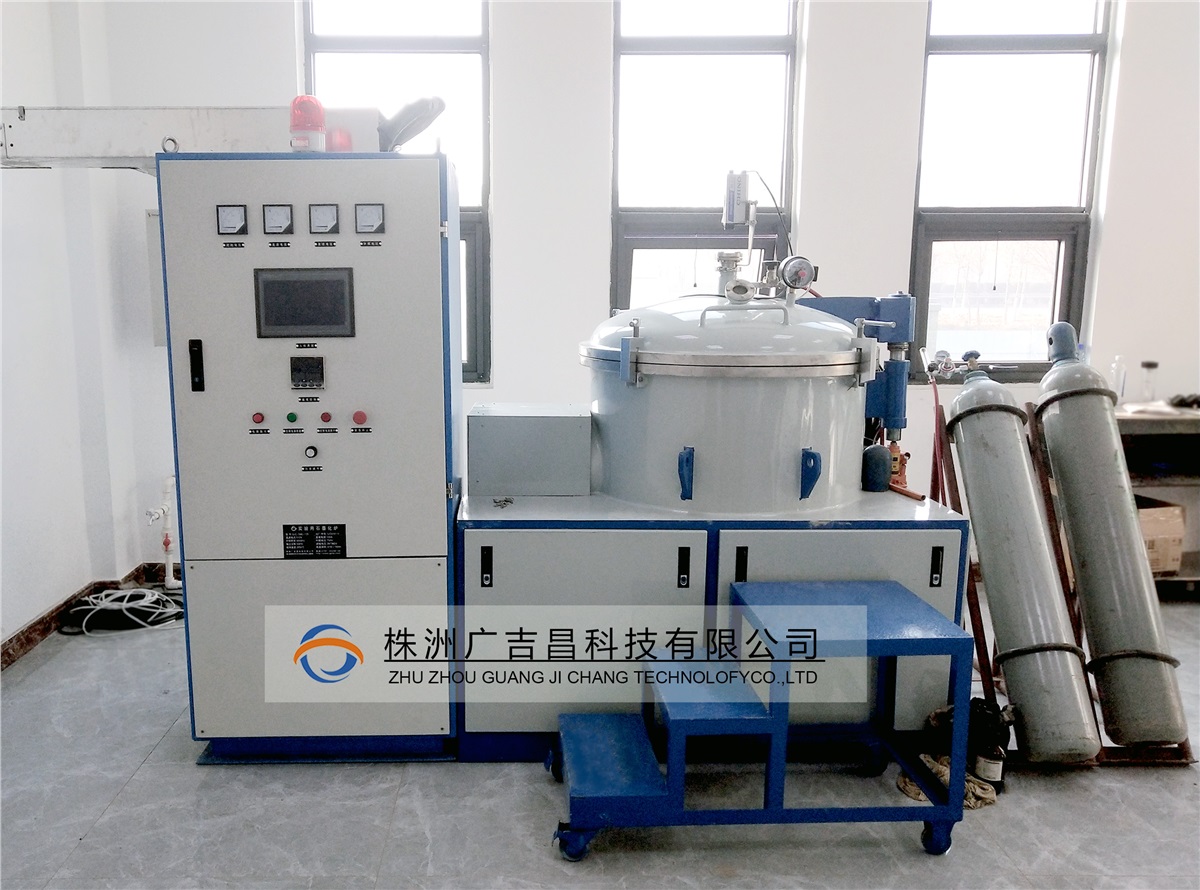 石油大學(xué)項目自帶樓梯3200度石墨化爐設(shè)備安裝調(diào)試完成